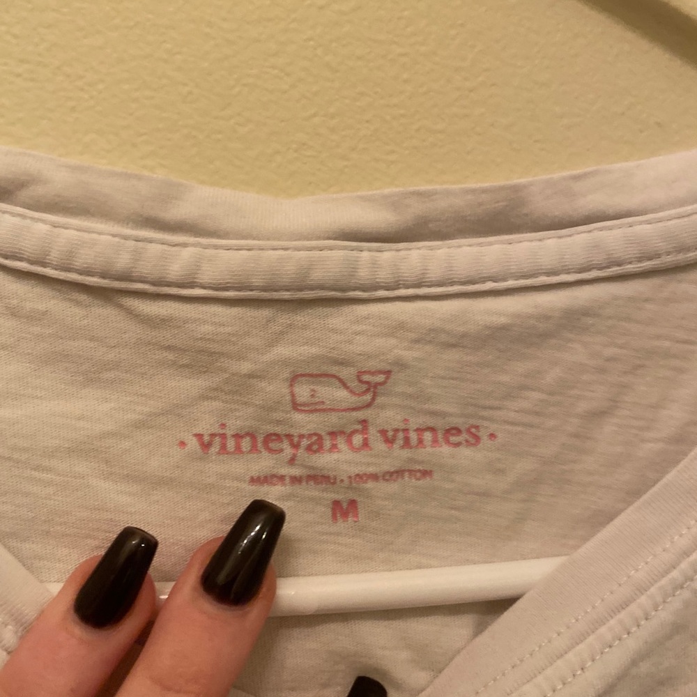 Vineyard Vines - Picture 3 of 4